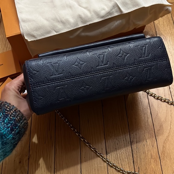 Louis Vuitton flap bag - Picture 8 of 14